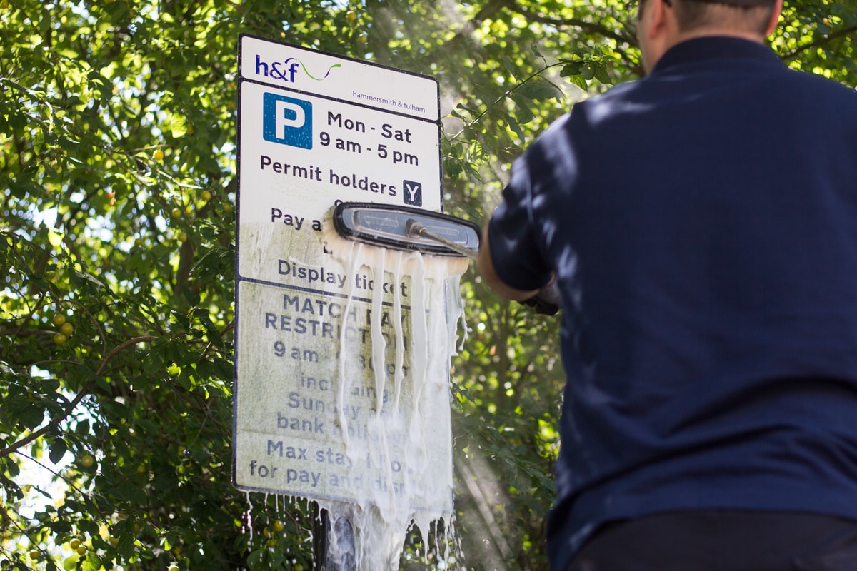 Sign-street cleaning moss and algae - press - Foamstream Weedingtech